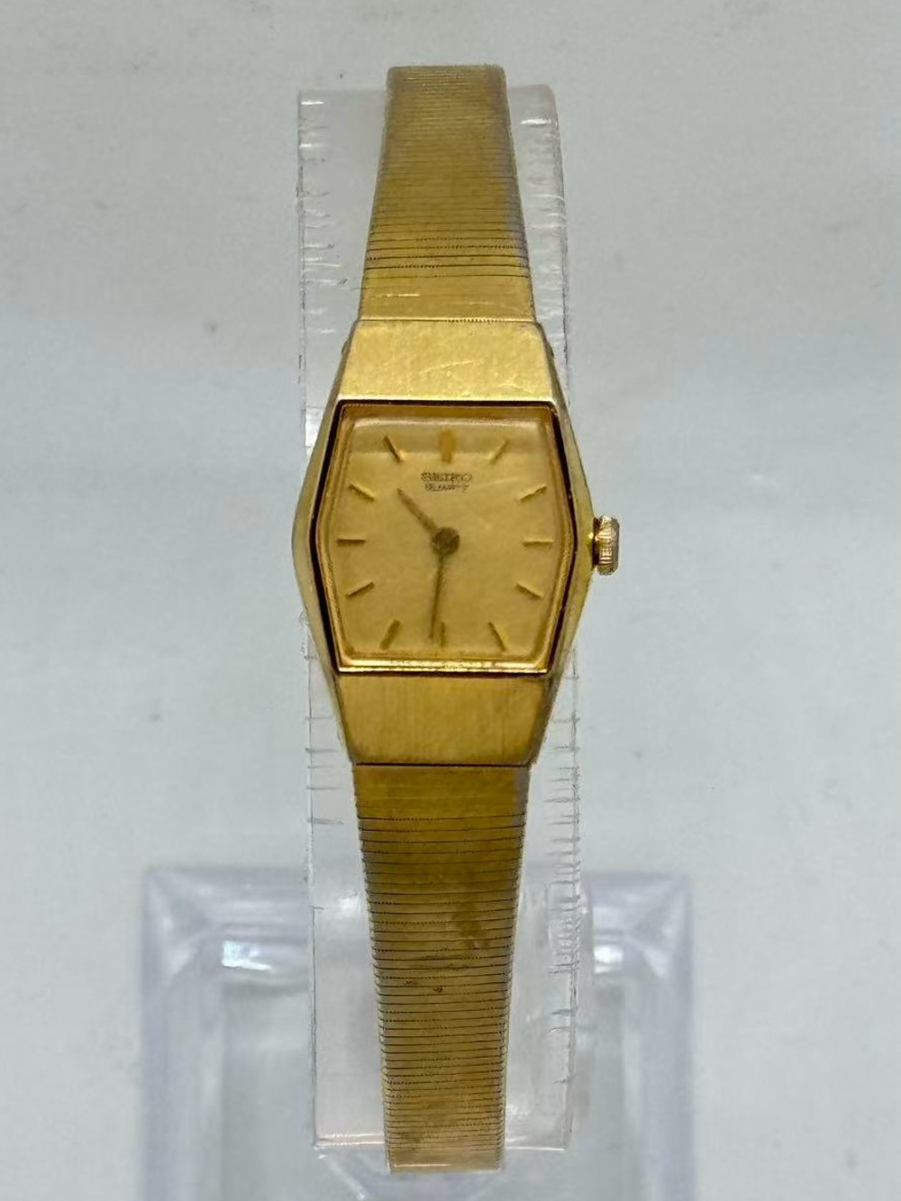 Vintage Seiko Women’s Quartz Gold Tone Watch Gold Dial 18mm New Battery Runs